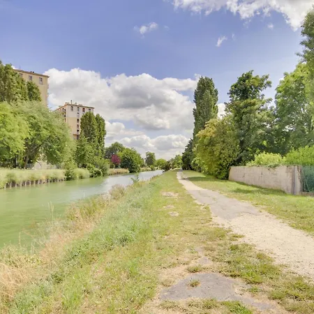 Au Bord Du Canal *